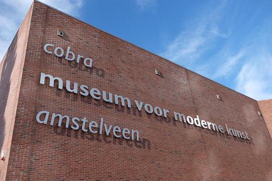 Amstelveens Cobra Museum mogelijk uit financiële penarie / Afbeelding: "Cobra Museum" door DennisM2