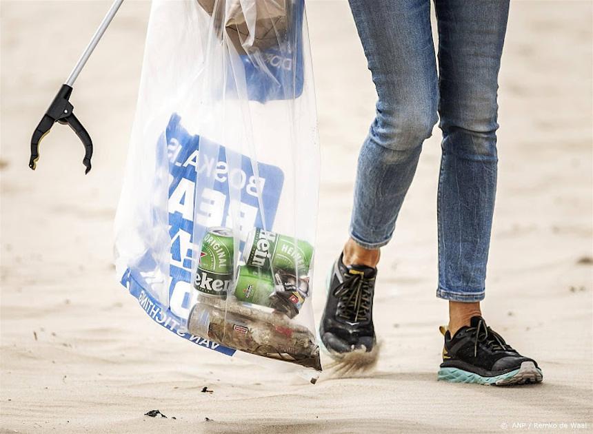 Tijdens aftrap Beach Cleanup al meer dan 227 kilo strandafval opgeruimd