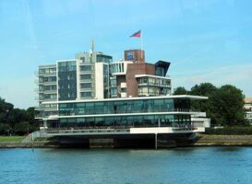 Eerste onderwater hotelkamer Nederland in Delta Hotel in Vlaardingen