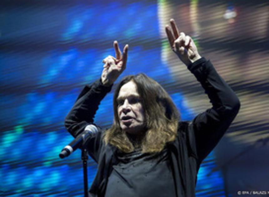 Rocker Ozzy Osbourne stopt zijn Europese tournee vanwege fysieke klachten  