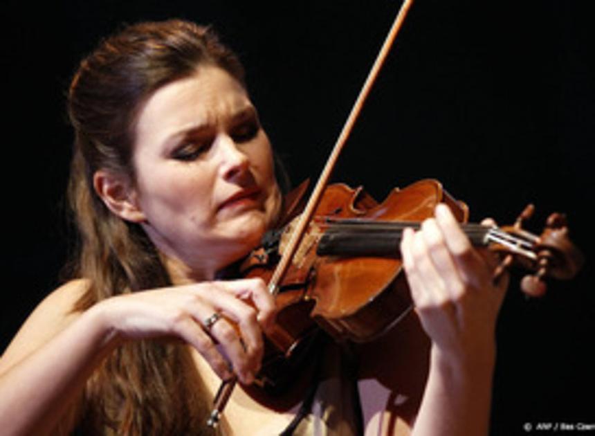 Muziekprijs voor violiste Janine Jansen en Amsterdam Sinfonietta