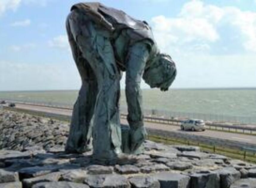 Afgraving Afsluitdijk verhult loopgraven en mitrailleursnesten 