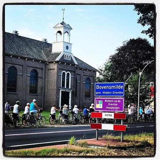 Fiets4Daagse start niet in Assen en Emmen door tekort aan vrijwilligers / Foto: "#fiets4daagse queue for the charity bike ride in Assen this morning." door fiverlocker