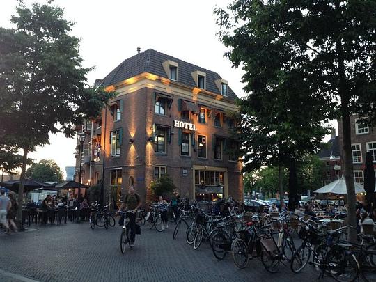 Flinke stijging toeristenbelasting in Zwolle / Foto: "Hanze Hotel Zwolle (Netherlands 2014)" door Paul Arps