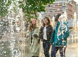 Modern Love Amsterdam deze winter te zien op Prime Video