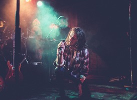 Alternatief rockfestival Misty Fields belooft intieme concertsfeer in het bos