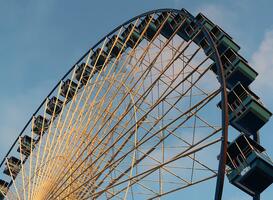 Vrouw springt ternauwernood uit gevaarlijke attractie Walibi