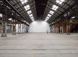 Outstanding opent nieuwe showroom