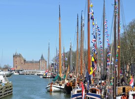 Muiden viert opening vaarseizoen met traditionele Vlaggetjesdag