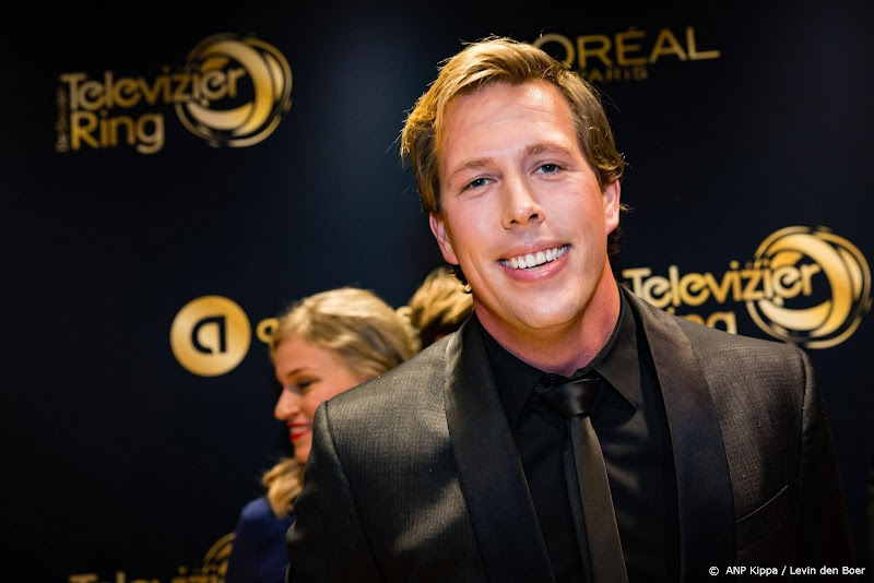 Freek Vonk 'bevallen' van gezonde larf uit been