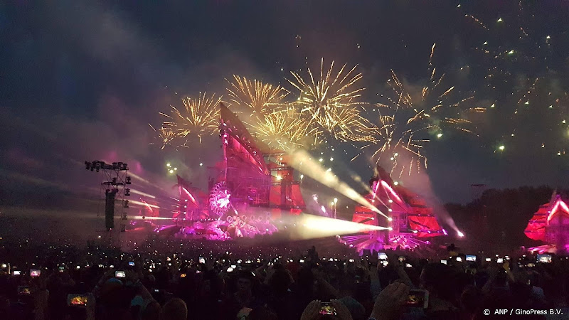 Neem zowel poncho als zonnebrandcrème mee naar Defqon.1 en Concert at SEA