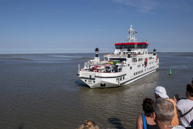 Veerdienst naar Ameland gaat vanaf dinsdag minder varen