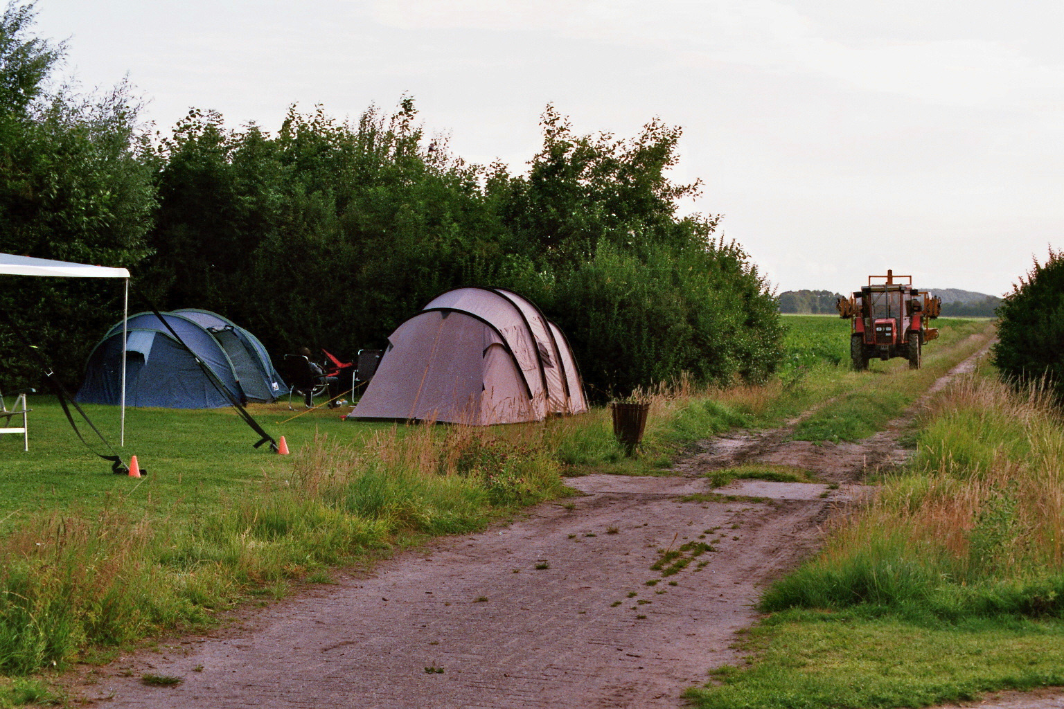 Campings kiezen steeds vaker voor chaletbouw, terwijl kamperen in de lift zit / Foto: "Kamperen op Vertrouwen op Texel" door m66roepers