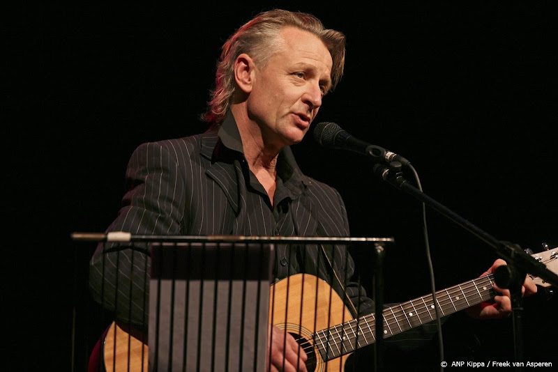 Doeken van overleden kunstenaar Jeroen van Merwijk aangeboden