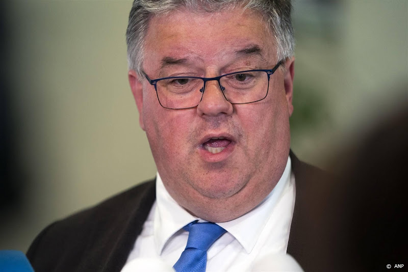 Nijmeegse burgemeester treedt op met eigen Vierdaagselied