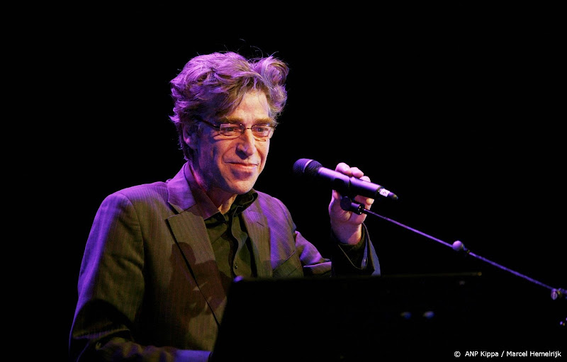 Plein in Amsterdam vernoemd naar Maarten van Roozendaal