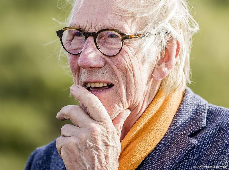 Freek de Jonge viert 80ste verjaardag met tournee