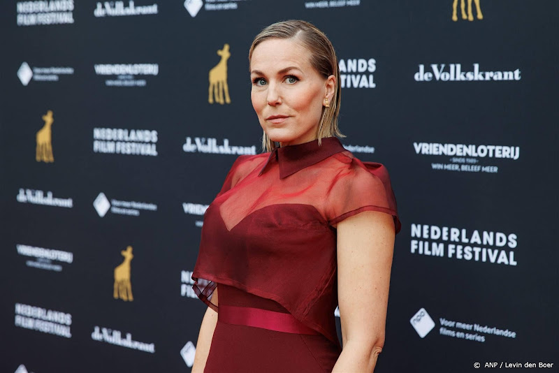 Toneelprijzen Theo d'Or en Louis d'Or voor Eelco Smits en Mariana Aparicio