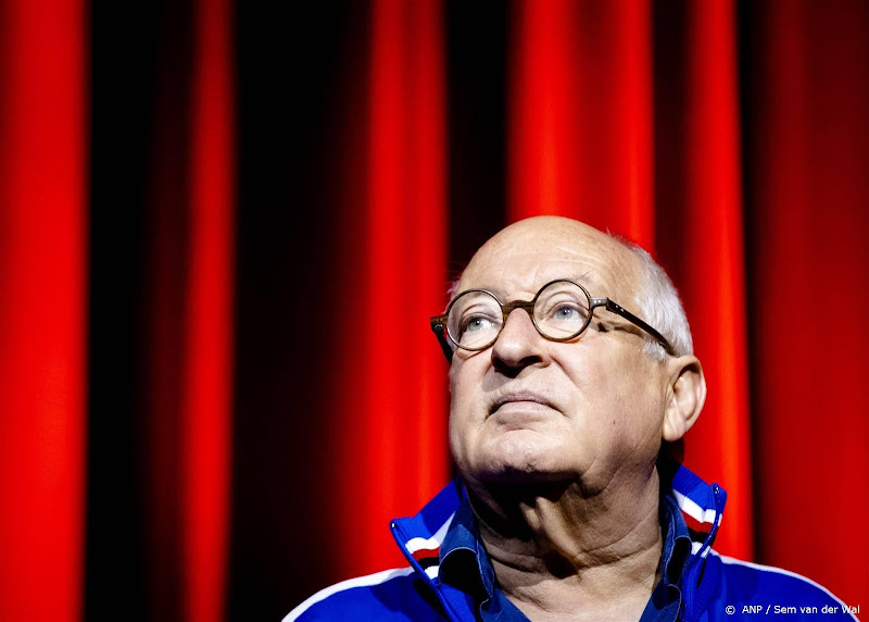 Laatste tickets over de toonbank voor afscheidstournee Youp van 't Hek