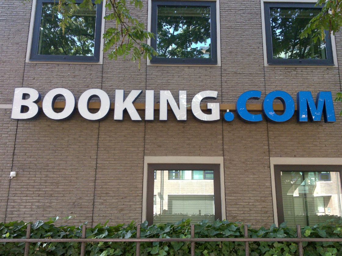 Booking.com gehackt, inloggegevens hotels buitgemaakt / Foto: "Booking.com" door Pandemia