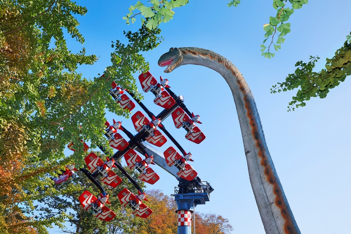 Verstoppertje spelen met levensgrote dinosauriërs op Duinrell
