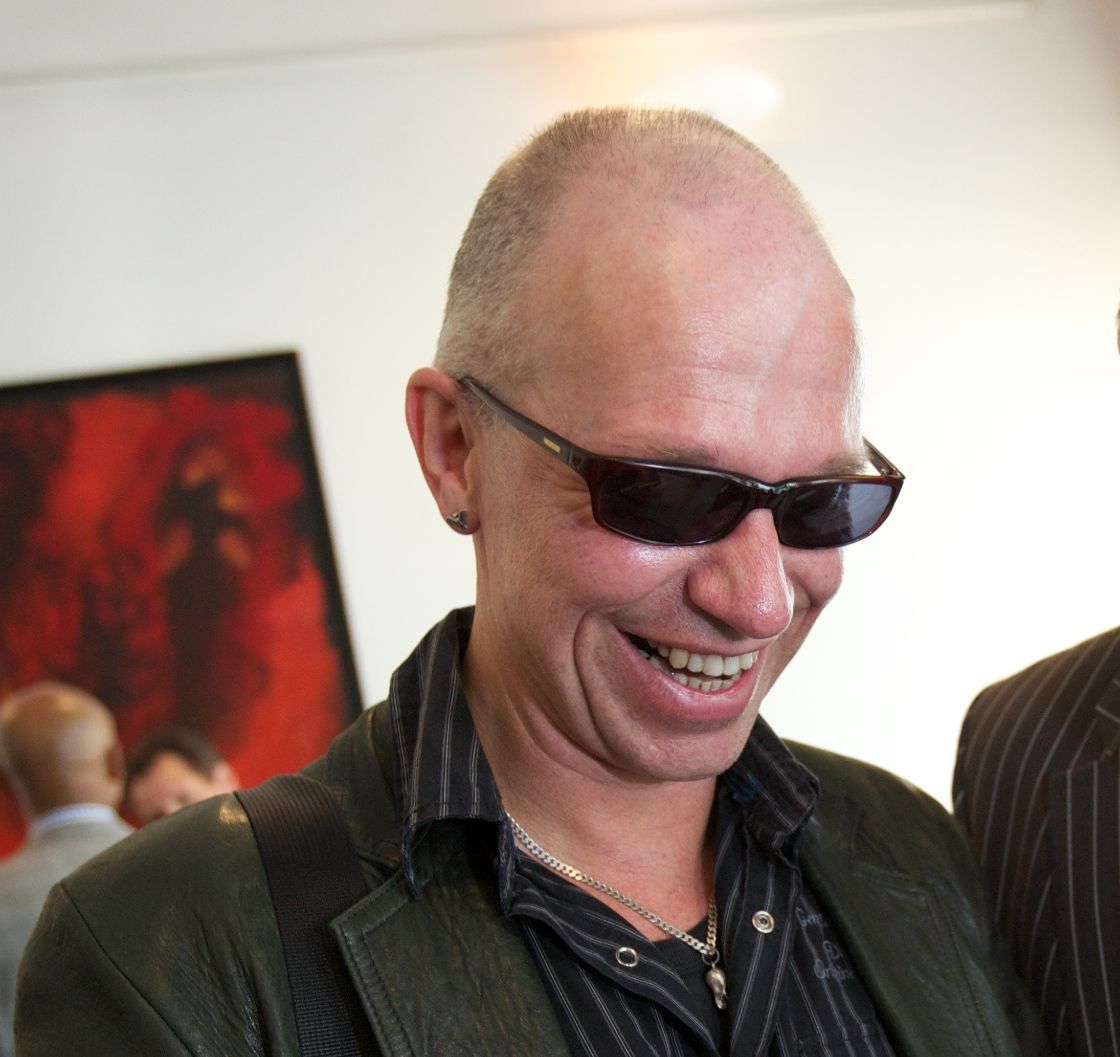 Paul van Loon krijgt oorkonde tijdens presentatie nieuwe Raveleijn-boek in Efteling / Foto: "Paul van Loon" door Sebastiaan ter Burg