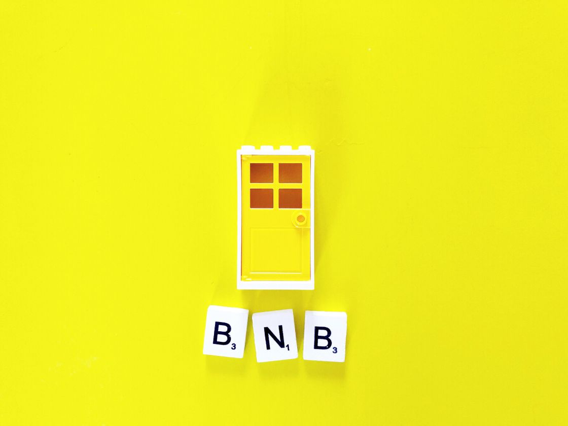 B&B Vol Liefde-deelnemer Esra gaat ‘voor onbepaalde tijd’ naar Bram in Zweden