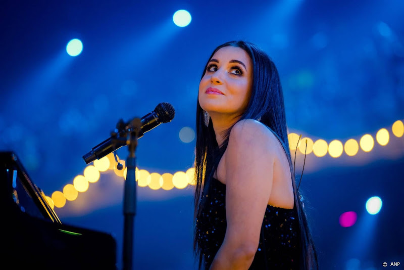 Karsu treedt op tijdens Televizier-Ring Gala