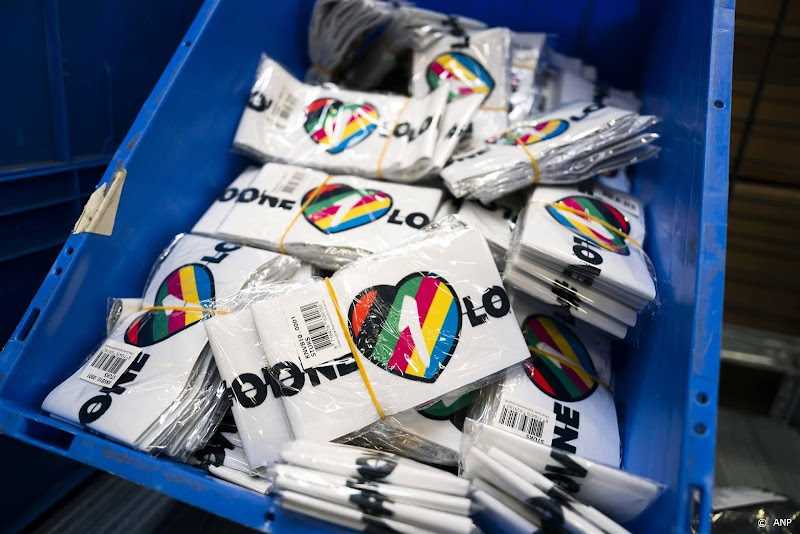 Lubach verkoopt al duizend WatLaf-banden, website loopt even vast