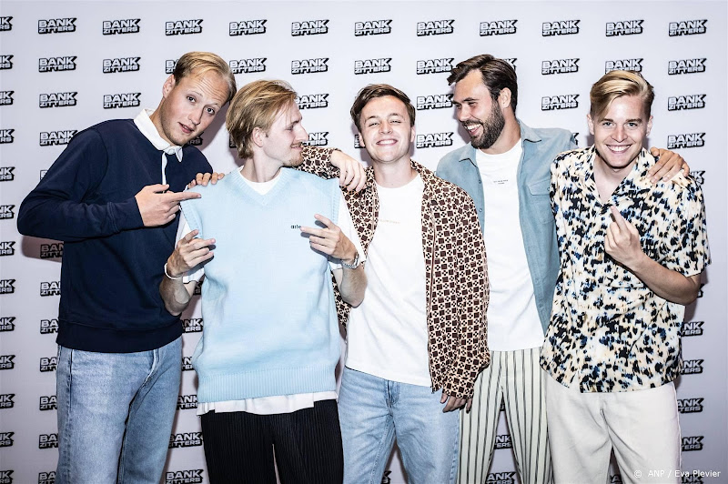 'Songfestivalliedje' Bankzitters scoort direct op Spotify