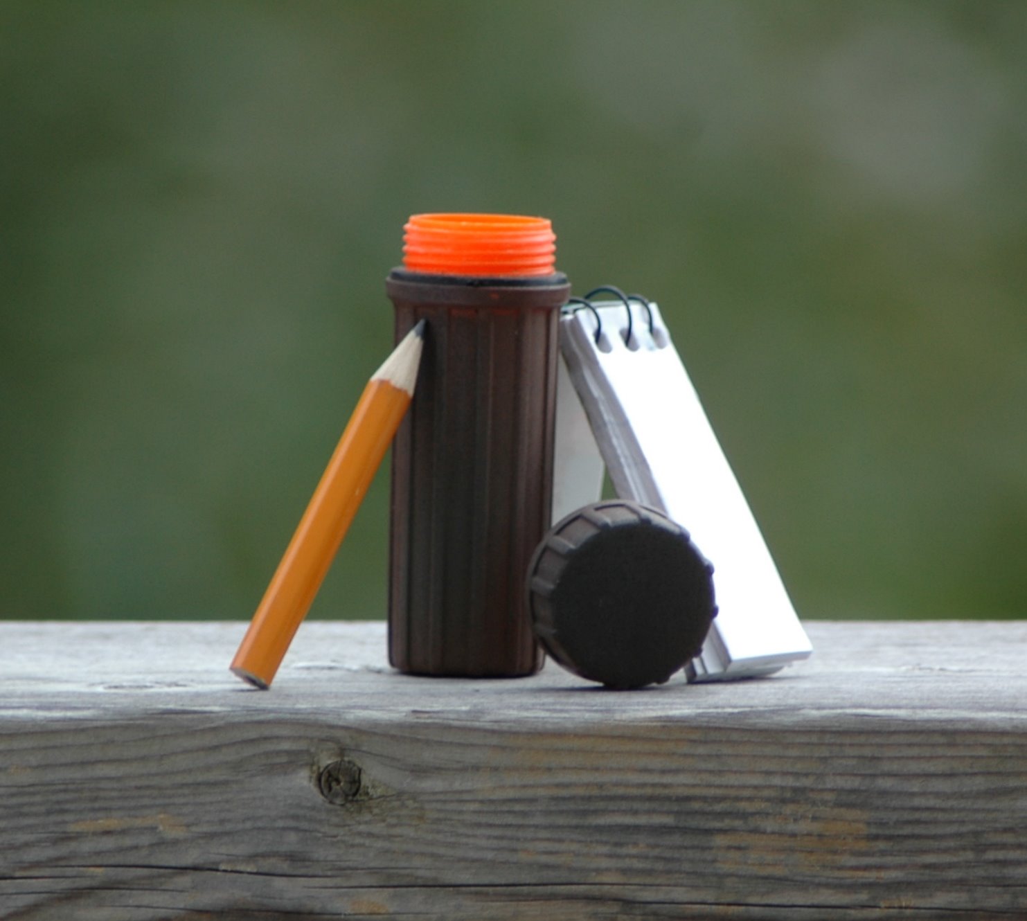 Nunspeet wil schatzoeken in het bos beperken / Foto: "Geocaching Container - Micro" door cachemania