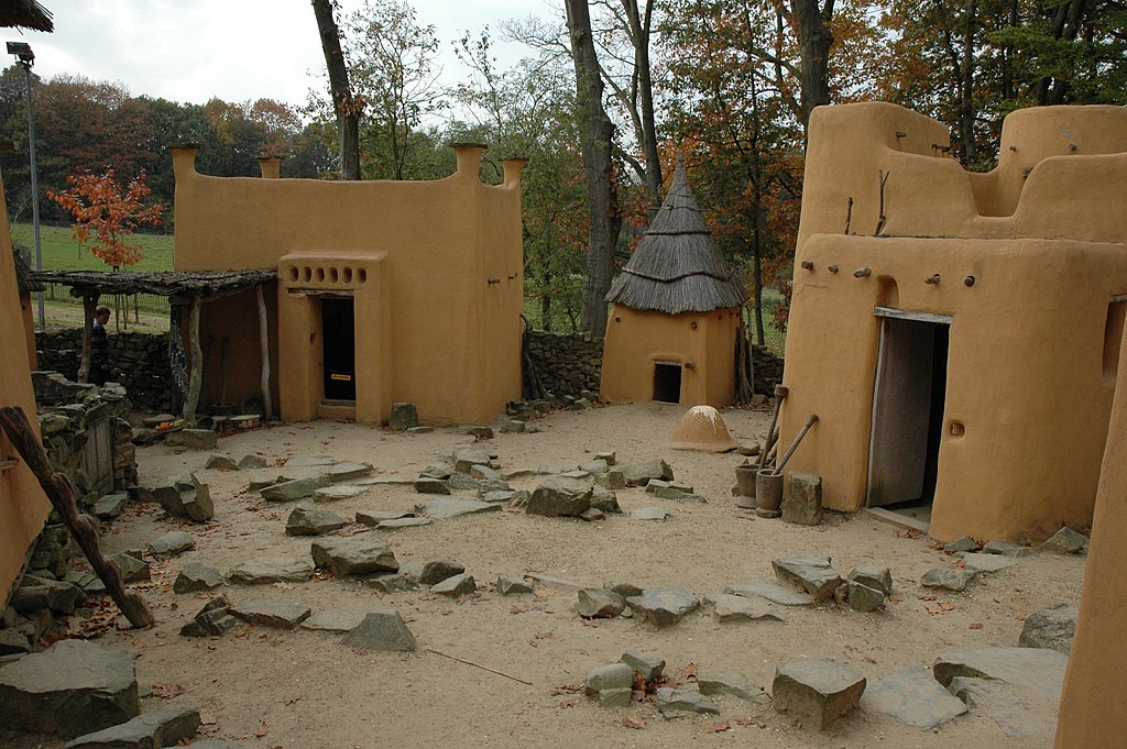 Bezoekers voor de laatste keer naar het Afrika Museum in Berg en Dal / Foto: "Afrika museum - Berg en Dal" door Rokus Cornelis