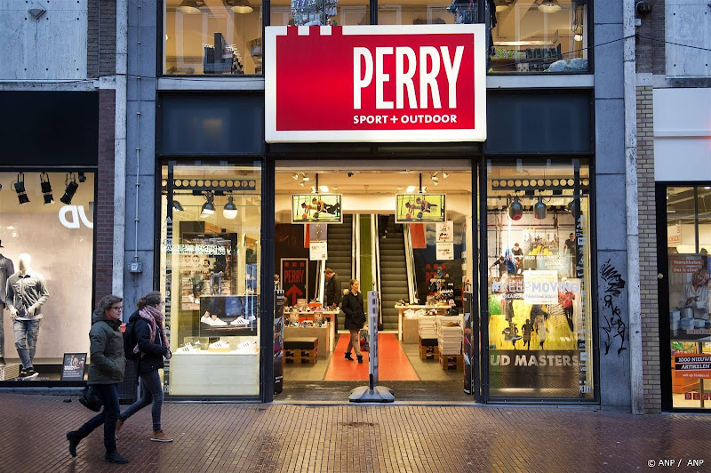 Voorzijde winkel perry sport en outdoor