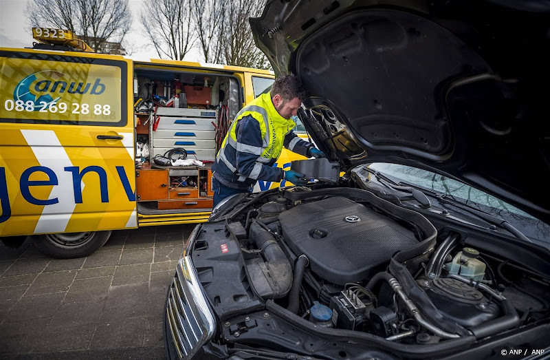 ANWB Wegenwacht bij auto