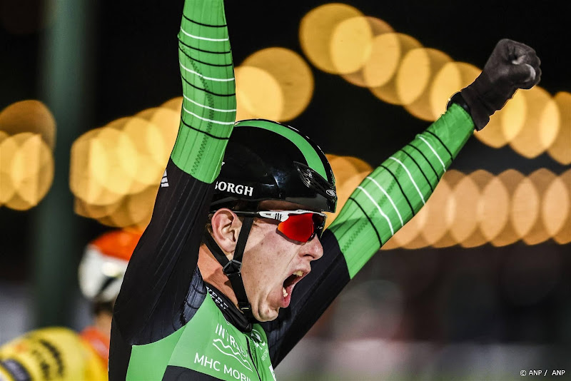 Hoolwerf en Groenewoud snelste in tweede marathon op natuurijs in Noordlaren