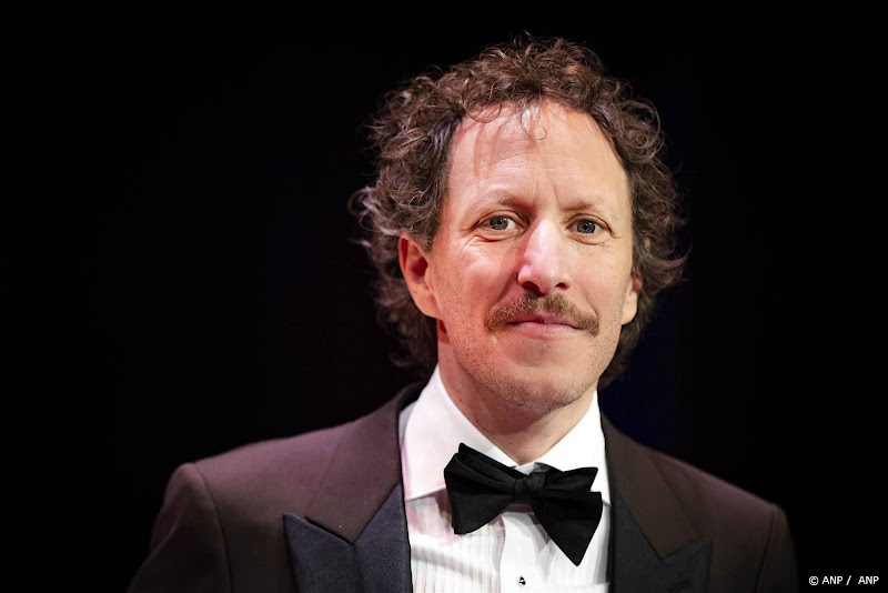 TextielMuseum stelt oliebollentrui Micha Wertheim gratis tentoon