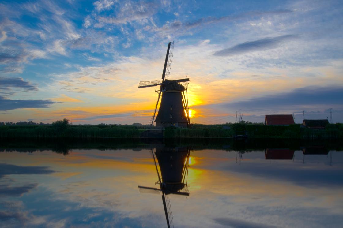 Gemeenten kijken naar mogelijkheid voor toeristische veerpont over de Lek / Foto: "Kinderdijk NL, "The Cat and the Cradle"" door L. V.