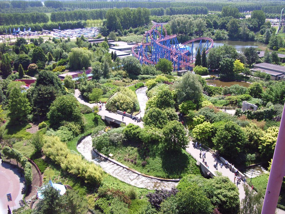 Terrein Walibi ingezet voor opvang 240 extra asielzoekers / Foto: "Walibi World" door Tacowitte