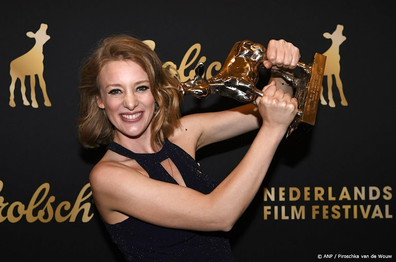 AVROTROS bevestigt satirische serie Koningshuis The Musical