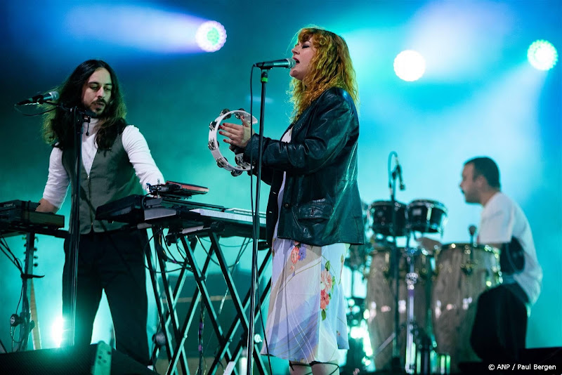 Merve Dasdemir van Altin Gün stapt uit de band