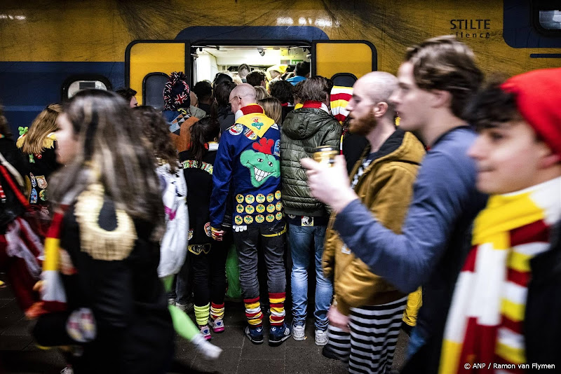 Treinen overvol door Carnaval