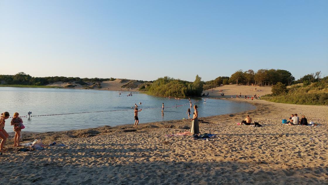 Op deze plekken in Noord-Holland kun je in de zomer buiten zwemmen / Foto: "Het Wed na het zwemmen" door Jam Willem Doormembal