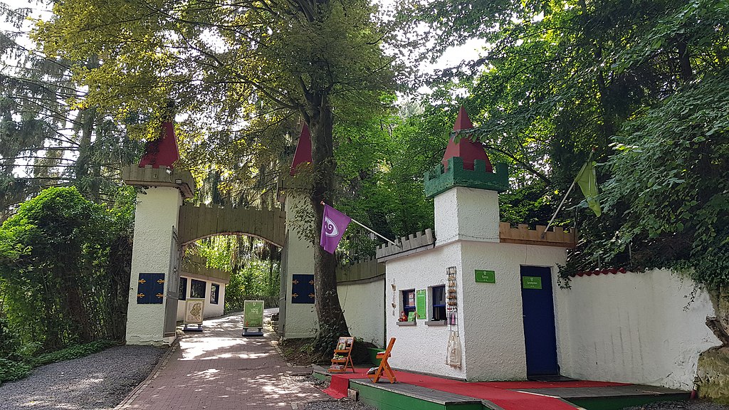 Heropening Sprookjesbos Valkenburg niet zonder slag of stoot: 'Hell of a job' / Foto: " Sprookjesbos, Valkenburg, Nederland" door Romaine