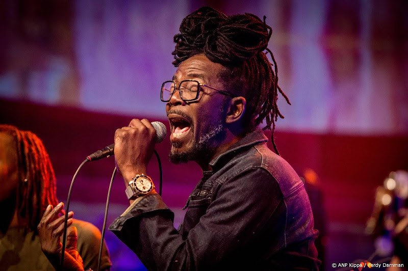 Top Notch start platform met muziek voor de kleintjes