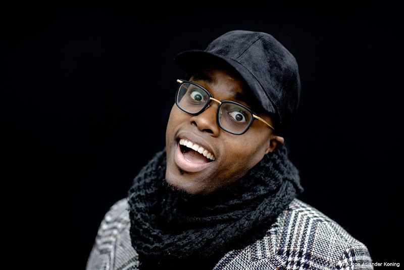 Jandino gaat op tournee en dat weten zijn fans