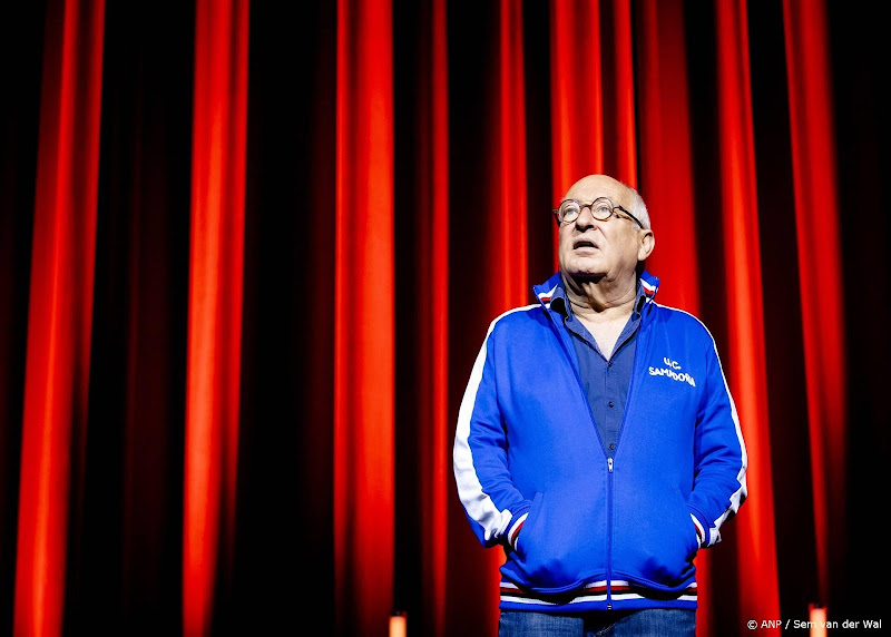 Youp van 't Hek stopt voorstelling om black-outs, woensdag gaat 'in principe' door