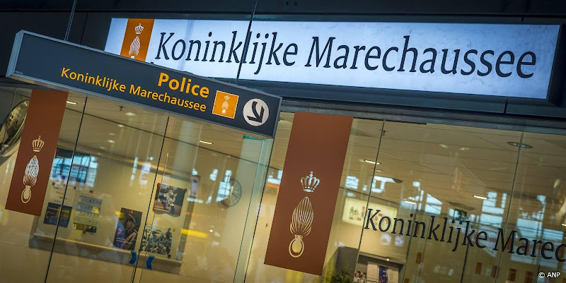 koninklijke marechaussee schiphol