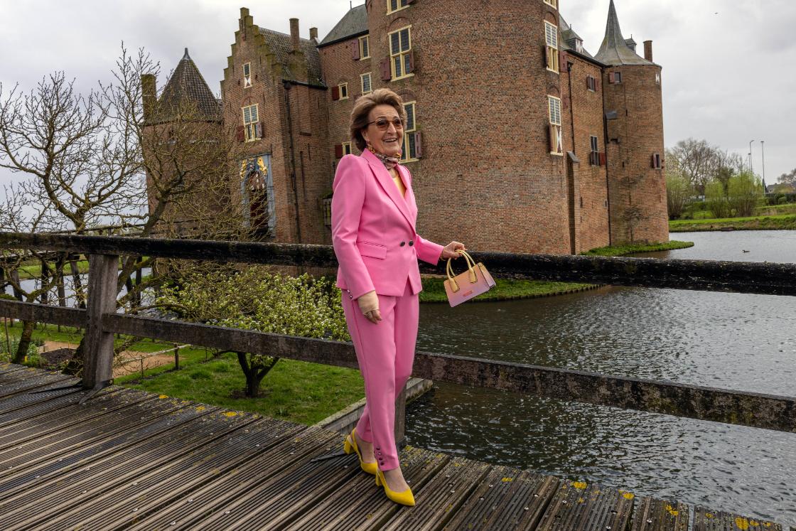 Prinses Margriet opent nieuwe tentoonstelling Kasteel Ammersoyen