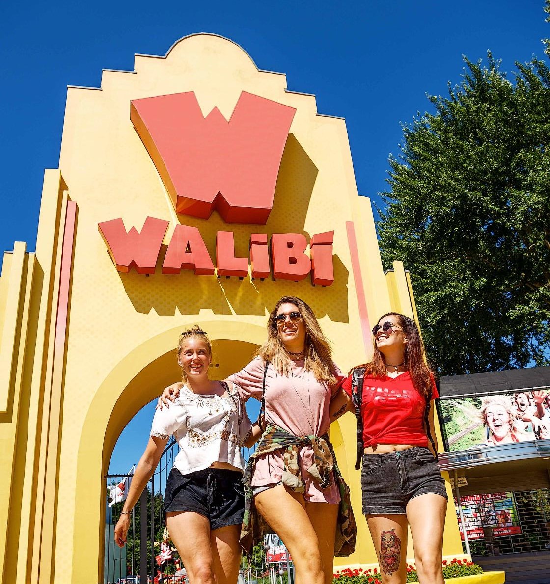 Streven bezoekersaantal Walibi Holland voor 2024 net geen miljoen / Foto: Maingate Walibi Holland" door SGeerlings