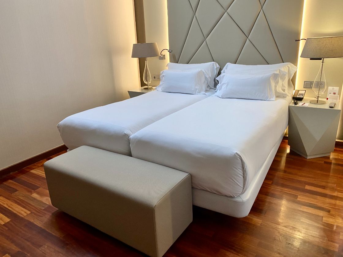 Amsterdam scherpt hotelbeleid aan: geen nieuwe hotels meer toegestaan